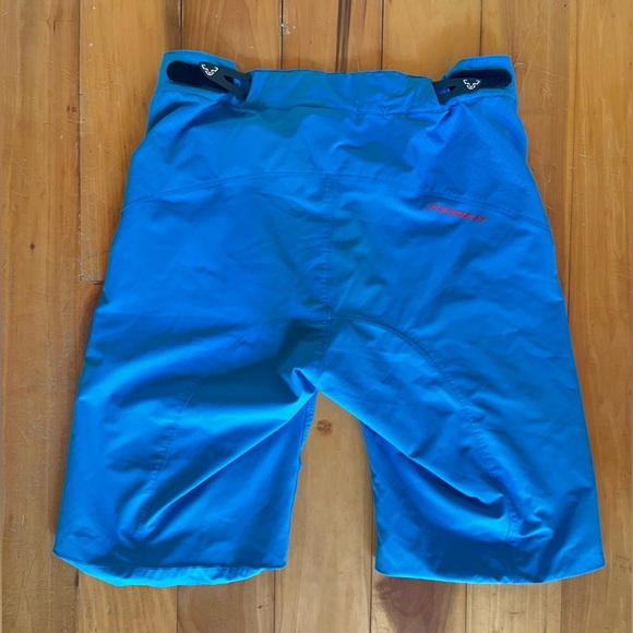 Mens Dynafit shorts - Picture 6 of 6